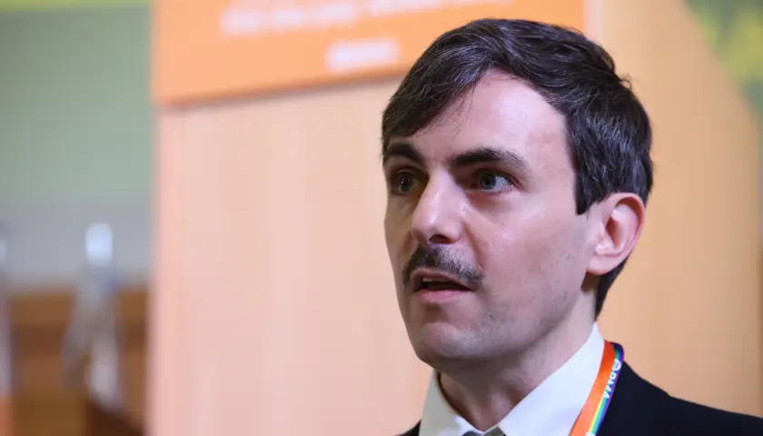 Tom Dolphin, consultant